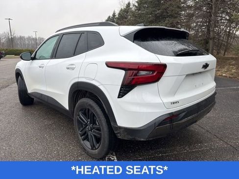 Used 2024 Chevrolet Trax ACTIV w/ Sunroof Package image 5