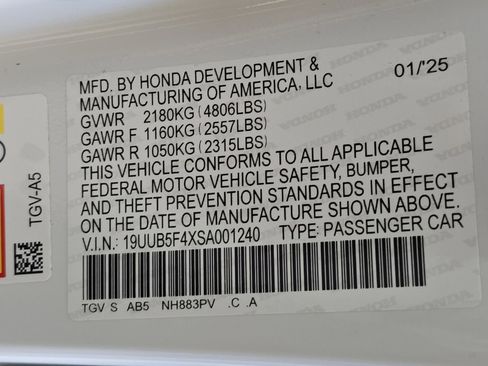 Used 2025 Acura TLX w/ Technology Package image 38