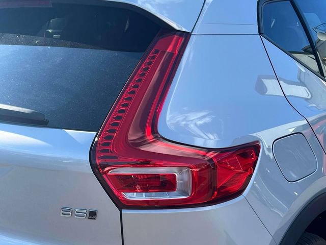 Used 2023 Volvo XC40 B5 Core AWD/4WD image 14