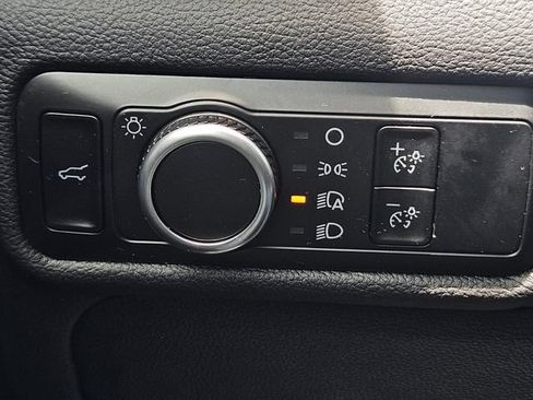Used 2023 Ford Explorer XLT RWD image 29