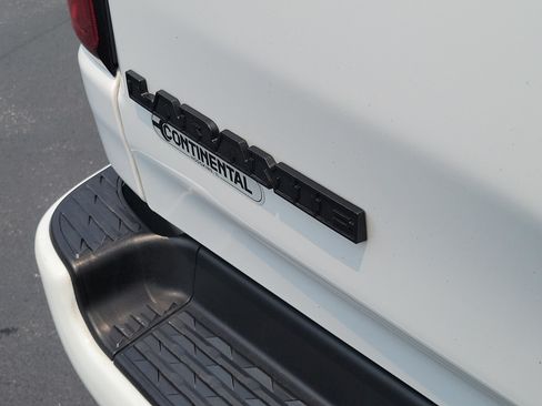 Used 2022 RAM 1500 Laramie AWD/4WD image 11