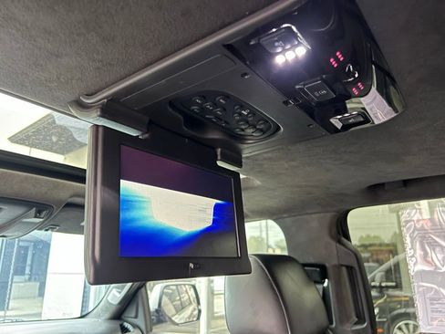 Used 2020 Cadillac Escalade Platinum image 18