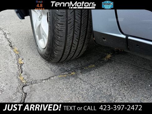 Used 2005 Toyota Matrix XR FWD image 9