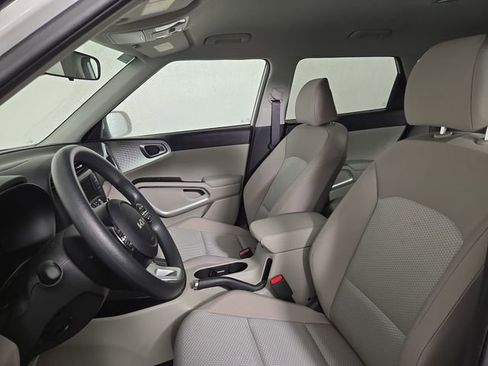 Certified 2025 Kia Soul LX FWD image 12