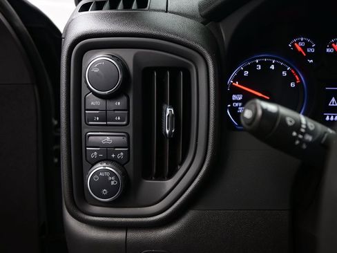 Used 2024 Chevrolet Silverado 1500 Custom Trail Boss w/ Dark Appearance Package AWD/4WD image 19