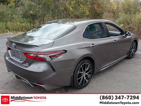 Certified 2024 Toyota Camry SE image 3
