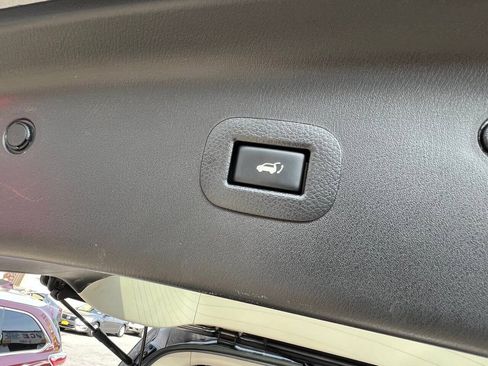 Used 2020 Nissan Armada SL RWD image 26