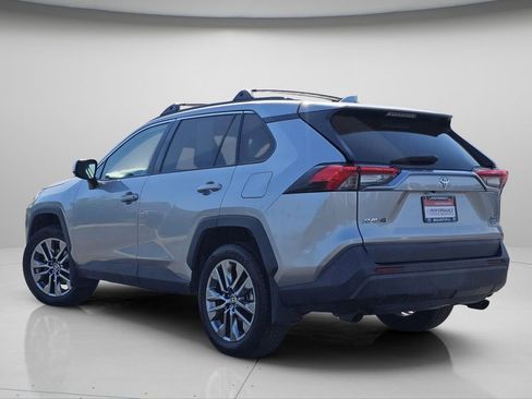 Used 2022 Toyota RAV4 XLE Premium AWD/4WD image 22