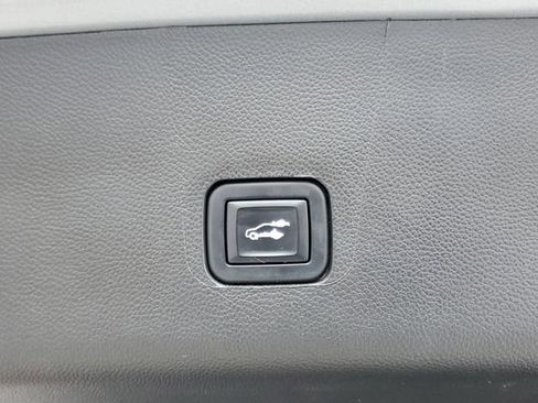 Certified 2023 Chevrolet Traverse RS FWD image 10