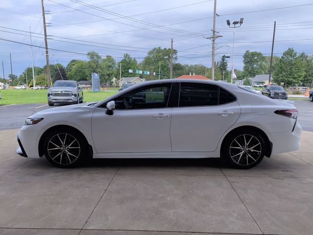Used 2023 Toyota Camry SE AWD/4WD image 5