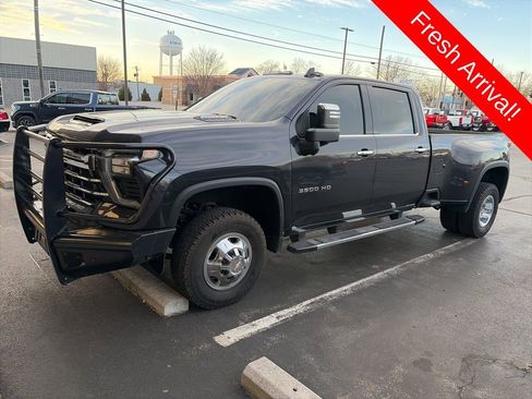 Used 2024 Chevrolet Silverado 3500 LTZ w/ LTZ Convenience Package image 2