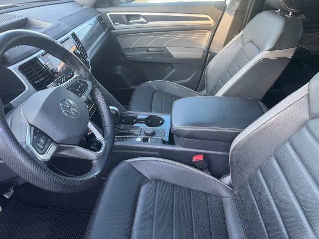 Used 2022 Volkswagen Atlas Cross Sport SEL Premium R-Line AWD/4WD image 9