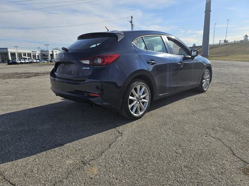 Used 2017 MAZDA MAZDA3 Touring image 13