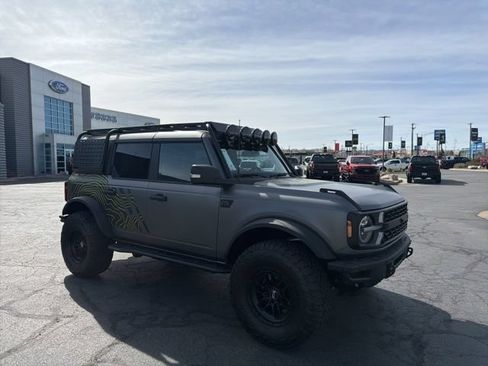 New 2025 Ford Bronco Badlands AWD/4WD image 2