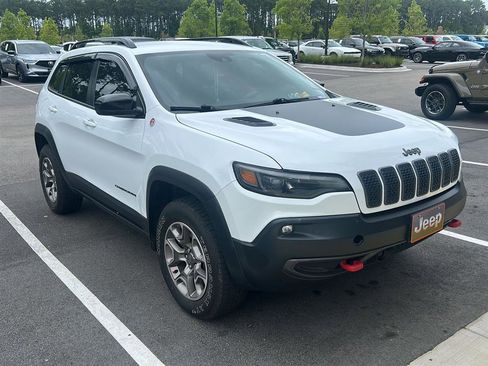 Used 2022 Jeep Cherokee Trailhawk w/ Sound & Nav Group AWD/4WD image 3