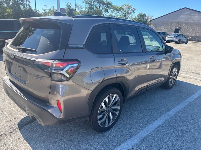 Used 2025 Subaru Forester Touring AWD/4WD image 4
