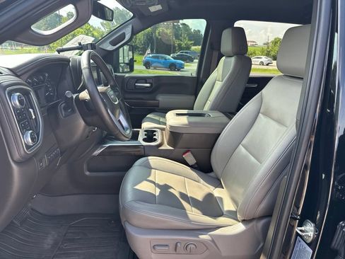 Used 2022 GMC Sierra 3500 SLT w/ SLT Preferred Package AWD/4WD image 19