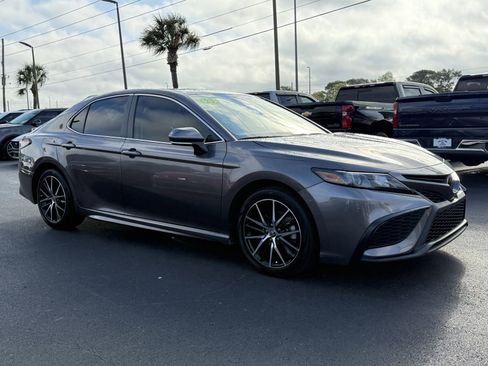 Used 2023 Toyota Camry SE w/ Convenience Package image 2