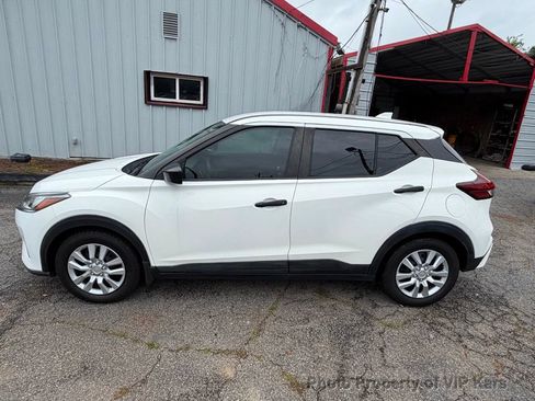 Used 2021 Nissan Kicks S FWD image 8