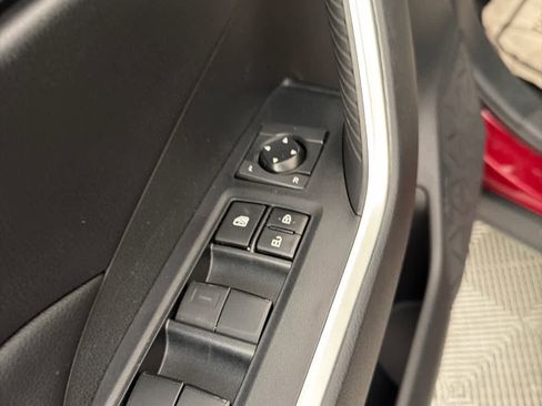 Used 2021 Toyota RAV4 XLE AWD/4WD image 23