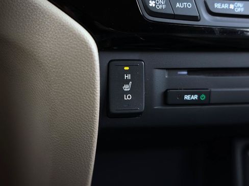 Used 2016 Honda Pilot Touring image 34