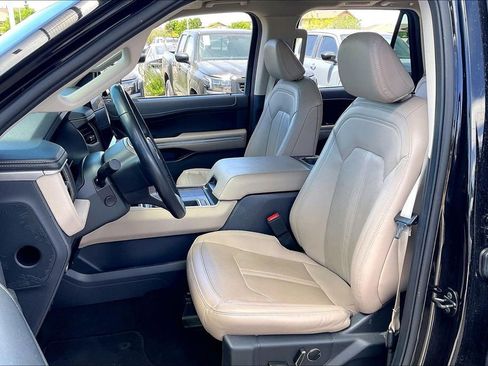Used 2024 Ford Expedition Limited RWD image 24