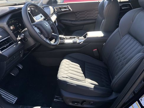 New 2026 Mitsubishi Outlander SEL image 13