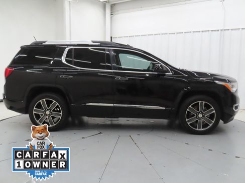 Used 2018 GMC Acadia Denali w/ Technology Package FWD image 2
