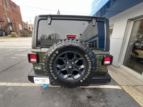 Used 2023 Jeep Wrangler Unlimited w/ Cold Weather Group image 21