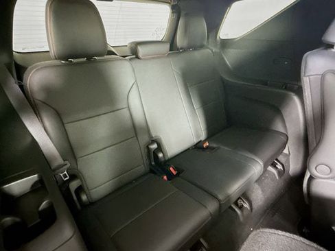 Used 2024 Chevrolet Traverse RS image 29