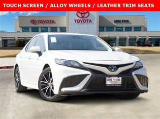Used 2022 Toyota Camry SE image 1