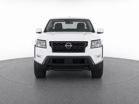 Used 2022 Nissan Frontier SV RWD image 2