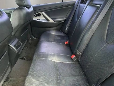 Used 2011 Toyota Camry SE w/ Sport Leather Pkg FWD image 10