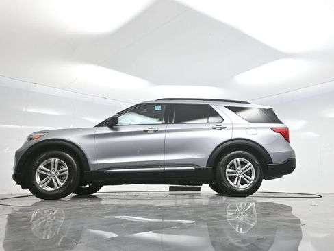 Used 2022 Ford Explorer XLT RWD image 62
