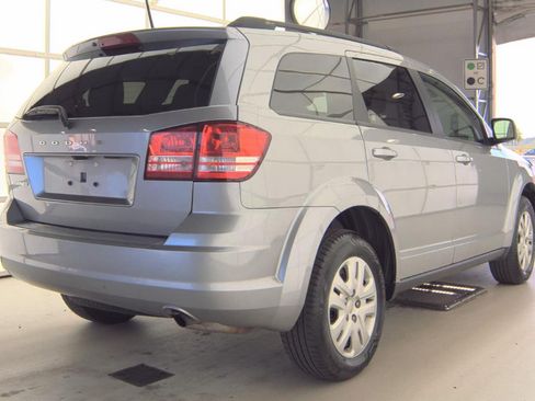 Used 2019 Dodge Journey SE FWD image 5