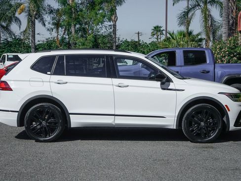 Used 2022 Volkswagen Tiguan SE R-Line image 13