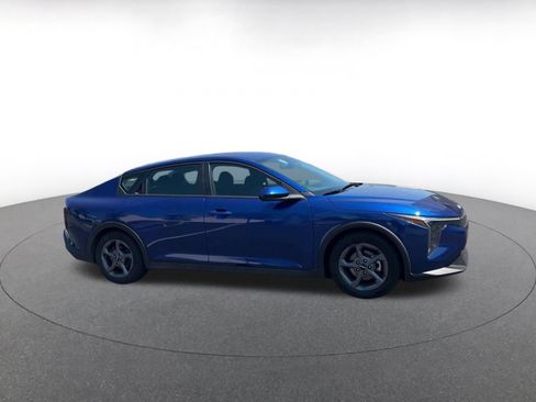 Used 2025 Kia K4 FWD image 2