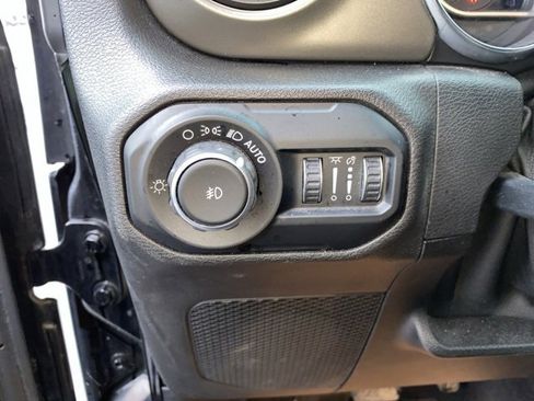 Used 2019 Jeep Wrangler Unlimited Sport S image 17