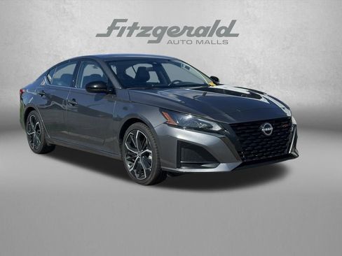 Used 2024 Nissan Altima 2.5 SR image 1