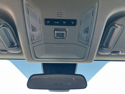 Used 2021 Toyota RAV4 XLE w/ Carpet Mat Package (TMS) AWD/4WD image 24