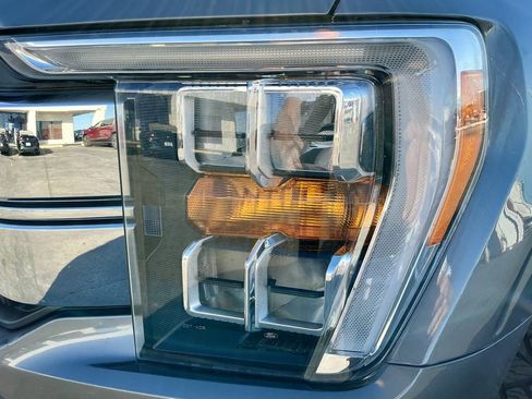 Used 2021 Ford F150 Lariat w/ Max Trailer Tow Package image 8