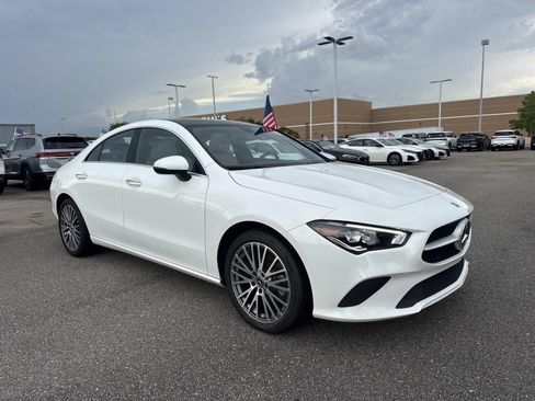 Used 2023 Mercedes-Benz CLA 250 w/ Premium Package image 3
