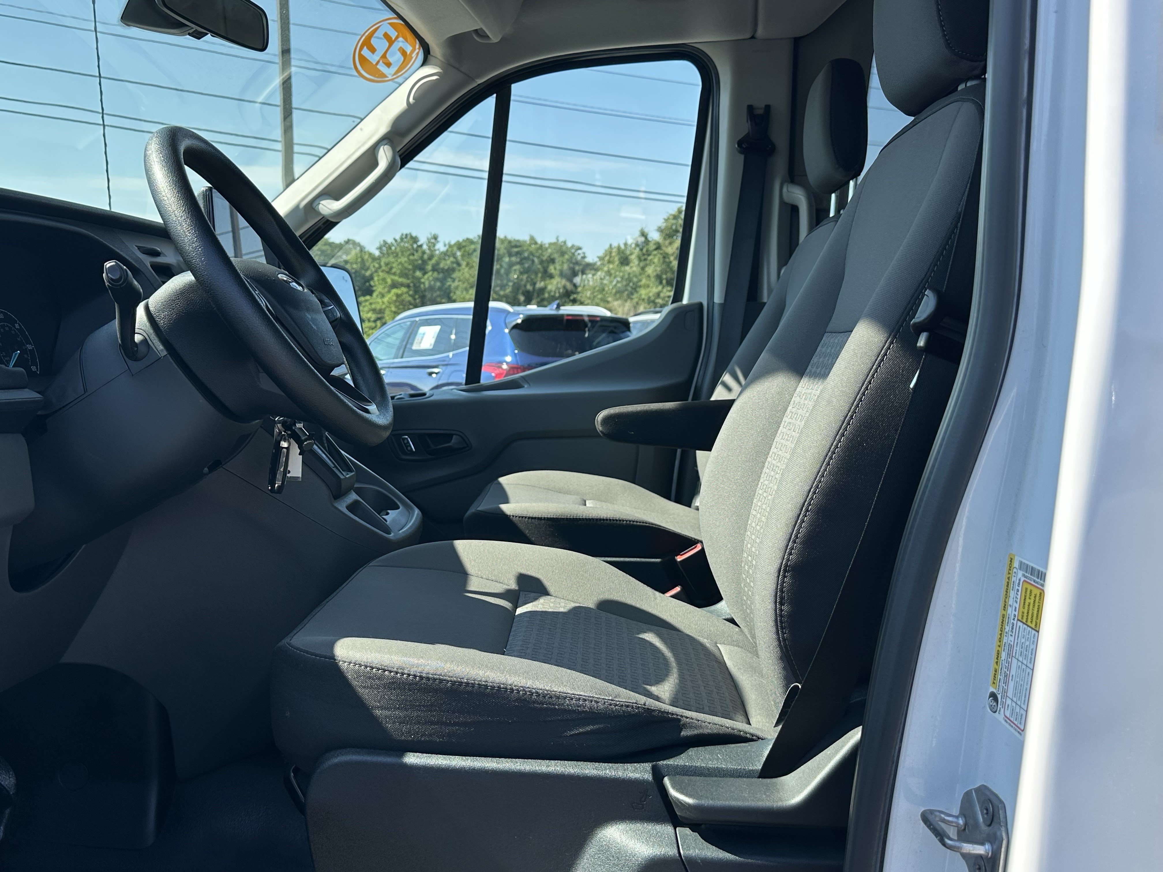 Used 2022 Ford Transit 350 XLT RWD image 9