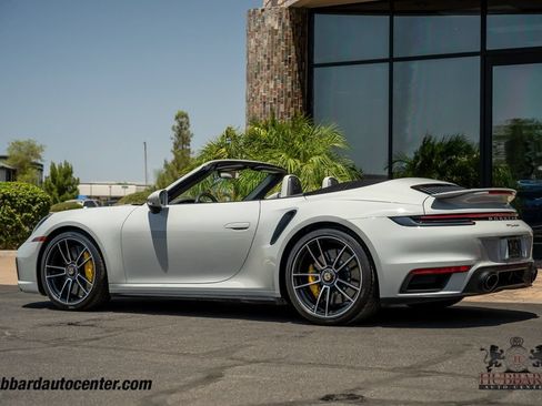 Used 2022 Porsche 911 Cabriolet AWD/4WD image 5