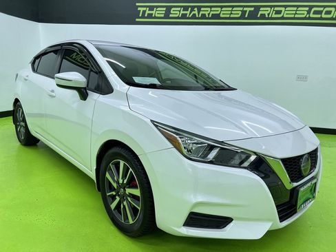 Used 2020 Nissan Versa SV FWD image 2