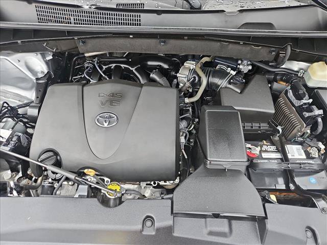 Used 2017 Toyota Highlander SE FWD image 28
