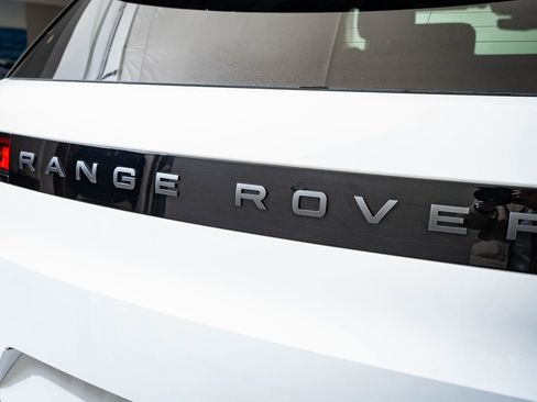 New 2025 Land Rover Range Rover Sport Dynamic SE image 18