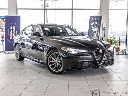 Used 2018 Alfa Romeo Giulia AWD image 3