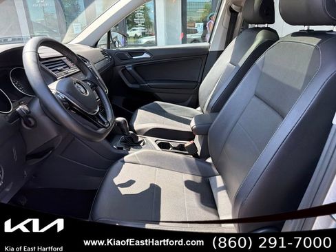 Used 2020 Volkswagen Tiguan SE FWD image 29