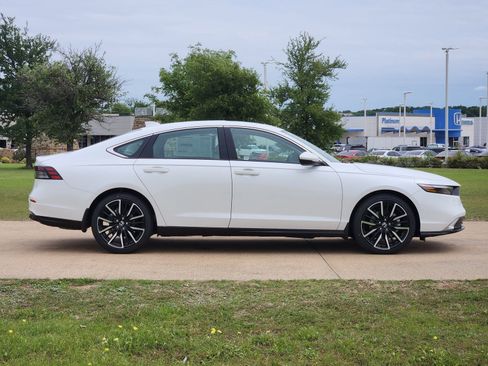 New 2026 Honda Accord Touring image 7